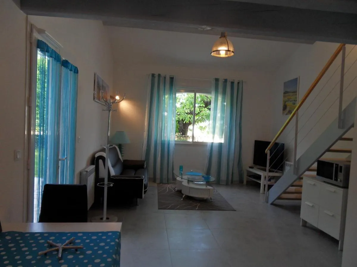 Les Hauts D'Eyragues Gite Aigue Marine Meuble Classe 4 Etoiles Eyragues