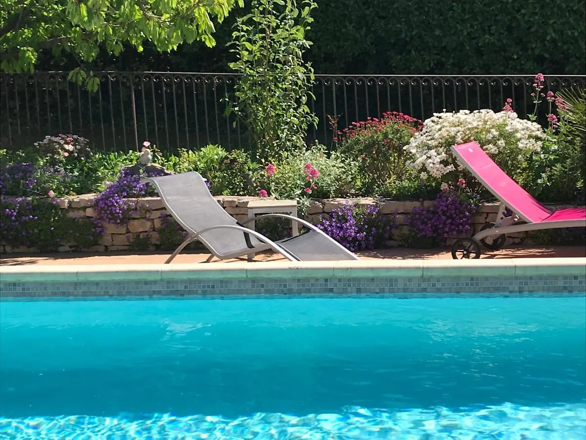 Les Hauts D'Eyragues Gite Aigue Marine Meuble Classe 4 Etoiles France