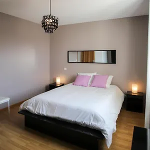  Hébergement de vacances Maison Tendance Avec Jardin, Centre Village, Alpilles, Familles